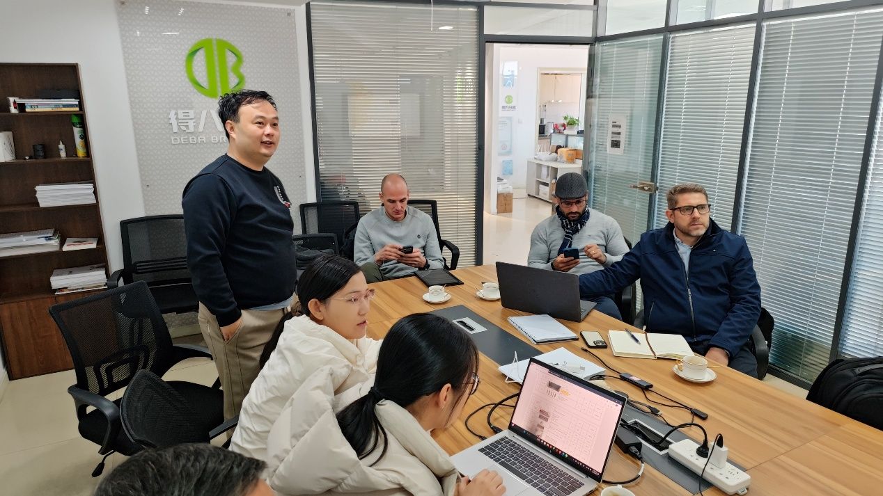 파라과이 고객, Deba Brothers 방문, 12,000두 규모의 돼지 농장 계획 및 제품 강점을 높이 평가