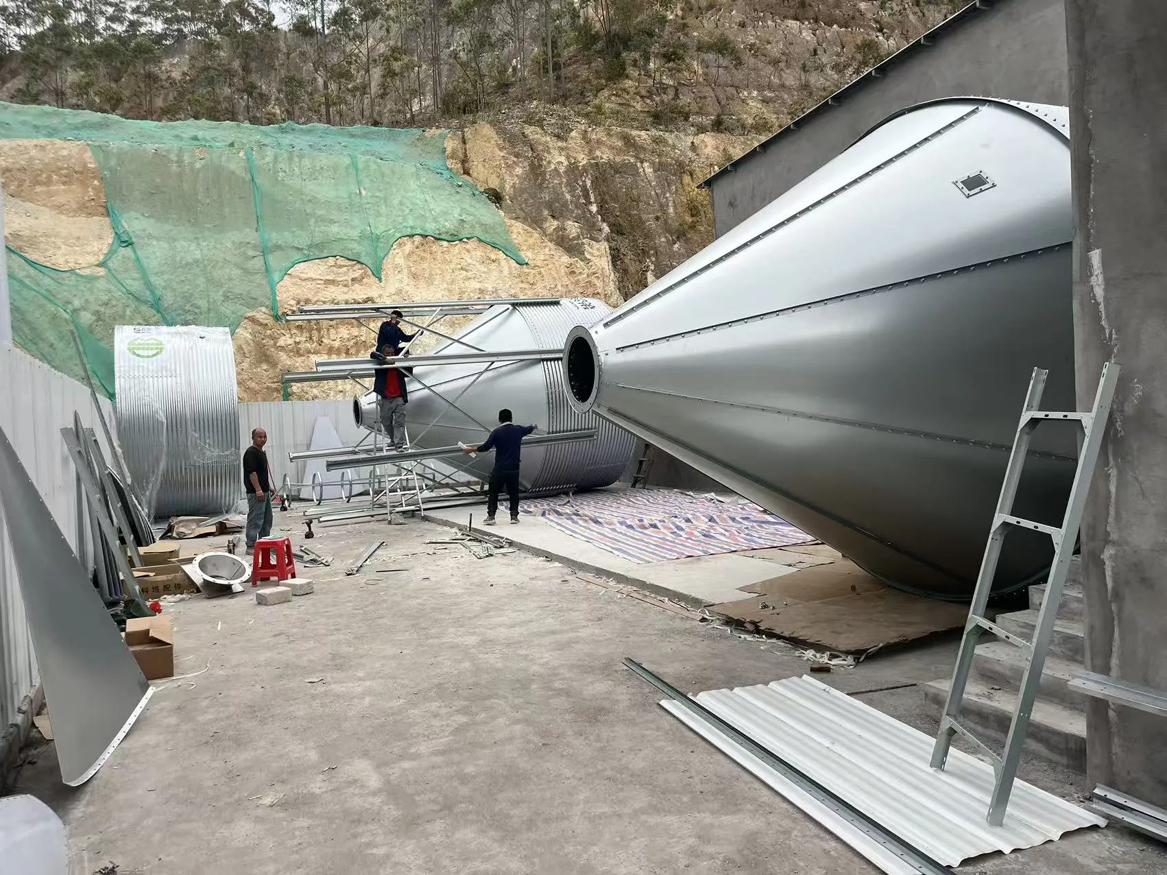 Debabrother의 광동 대규모 돼지 농장 프로젝트 건설 중, 연간 300,000마리의 새끼 돼지 생산 예상